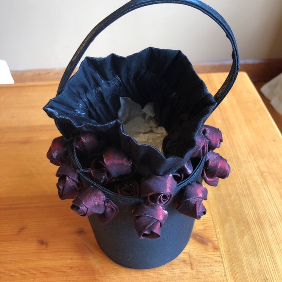 Vintage Drawstring Satin Roses purse - Picture 3 of 3